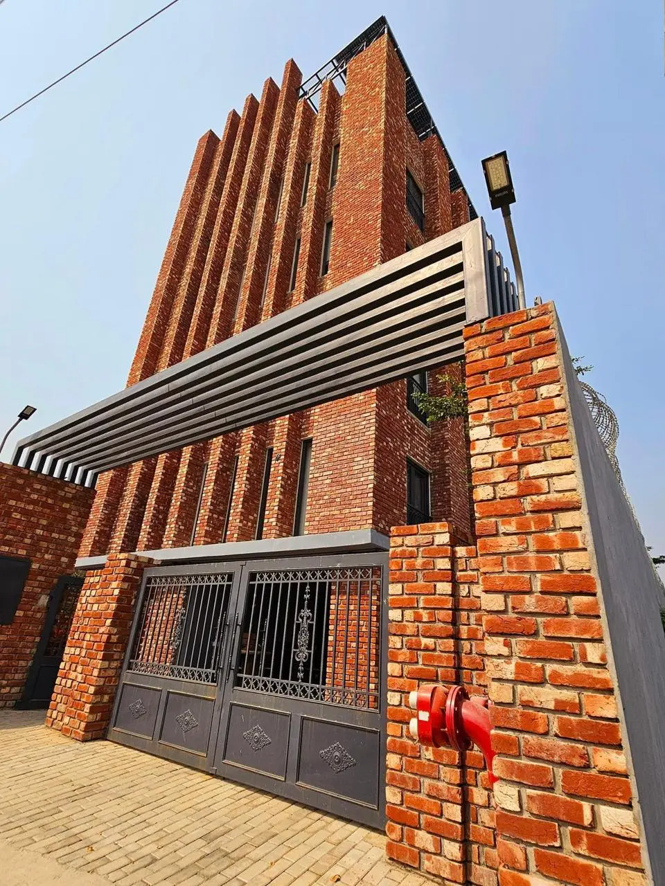 Infrastructure Clients – Retail & Hospitality (Hover)